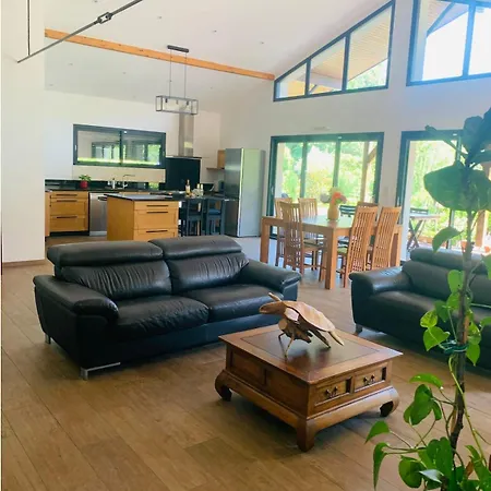 Piscine Chauffee Et Ideale Pour Famille Et Amis Villa