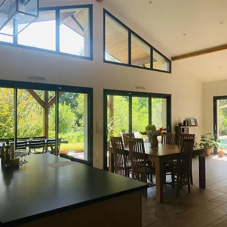Piscine Chauffee Et Ideale Pour Famille Et Amis Castandet